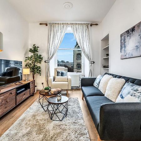 Cosy Grassmarket 2Br-1Ba - Newly Decorated! By Bonjour Residences Единбург Екстериор снимка
