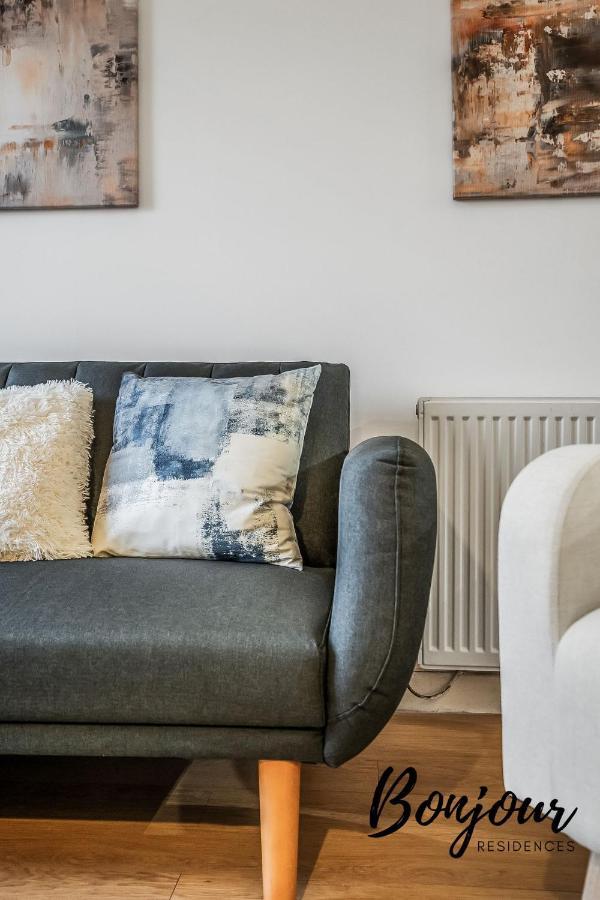 Cosy Grassmarket 2Br-1Ba - Newly Decorated! By Bonjour Residences Единбург Екстериор снимка