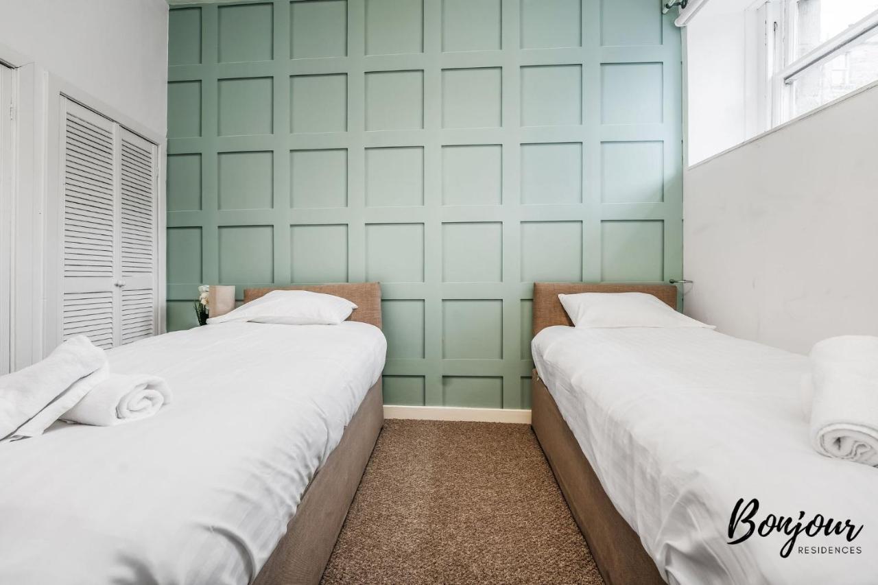 Cosy Grassmarket 2Br-1Ba - Newly Decorated! By Bonjour Residences Единбург Екстериор снимка