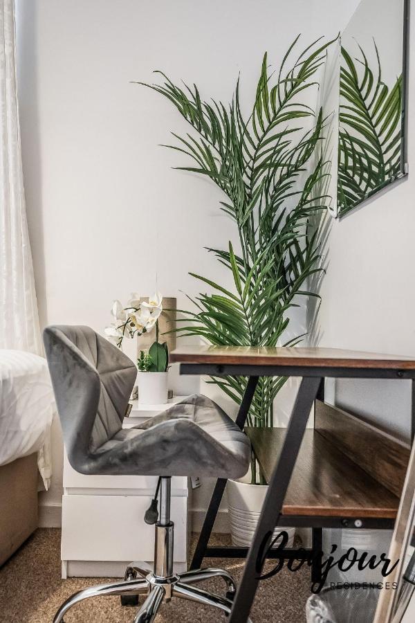 Cosy Grassmarket 2Br-1Ba - Newly Decorated! By Bonjour Residences Единбург Екстериор снимка